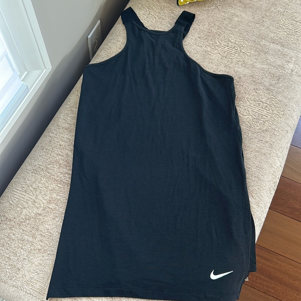 NIKE DRIFIT HIGH NECK TANK